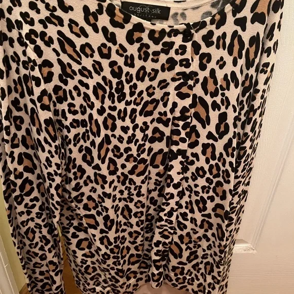 Top - Picture 1 of 1